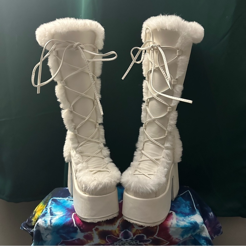 Demonia White Camel 311 SOLD